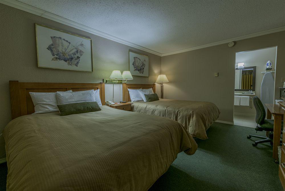 Howard Johnson By Wyndham Downtown Kamloops Kültér fotó